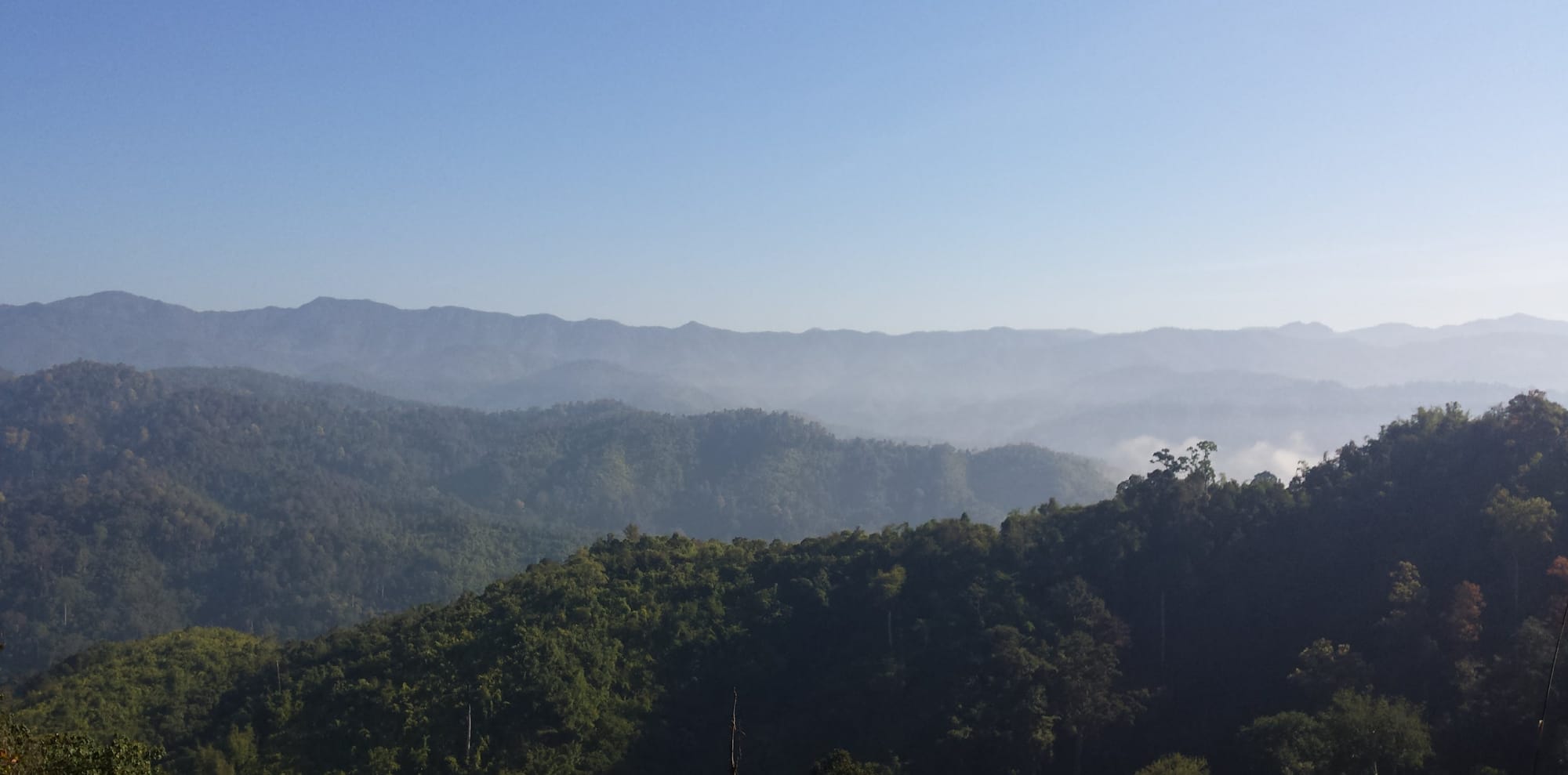 Roads as rivers, roads as wind