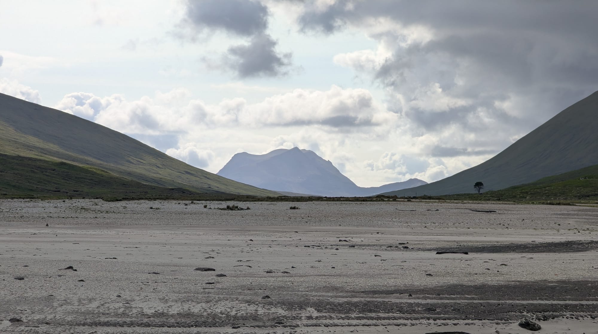 Roads as rivers, roads as wind