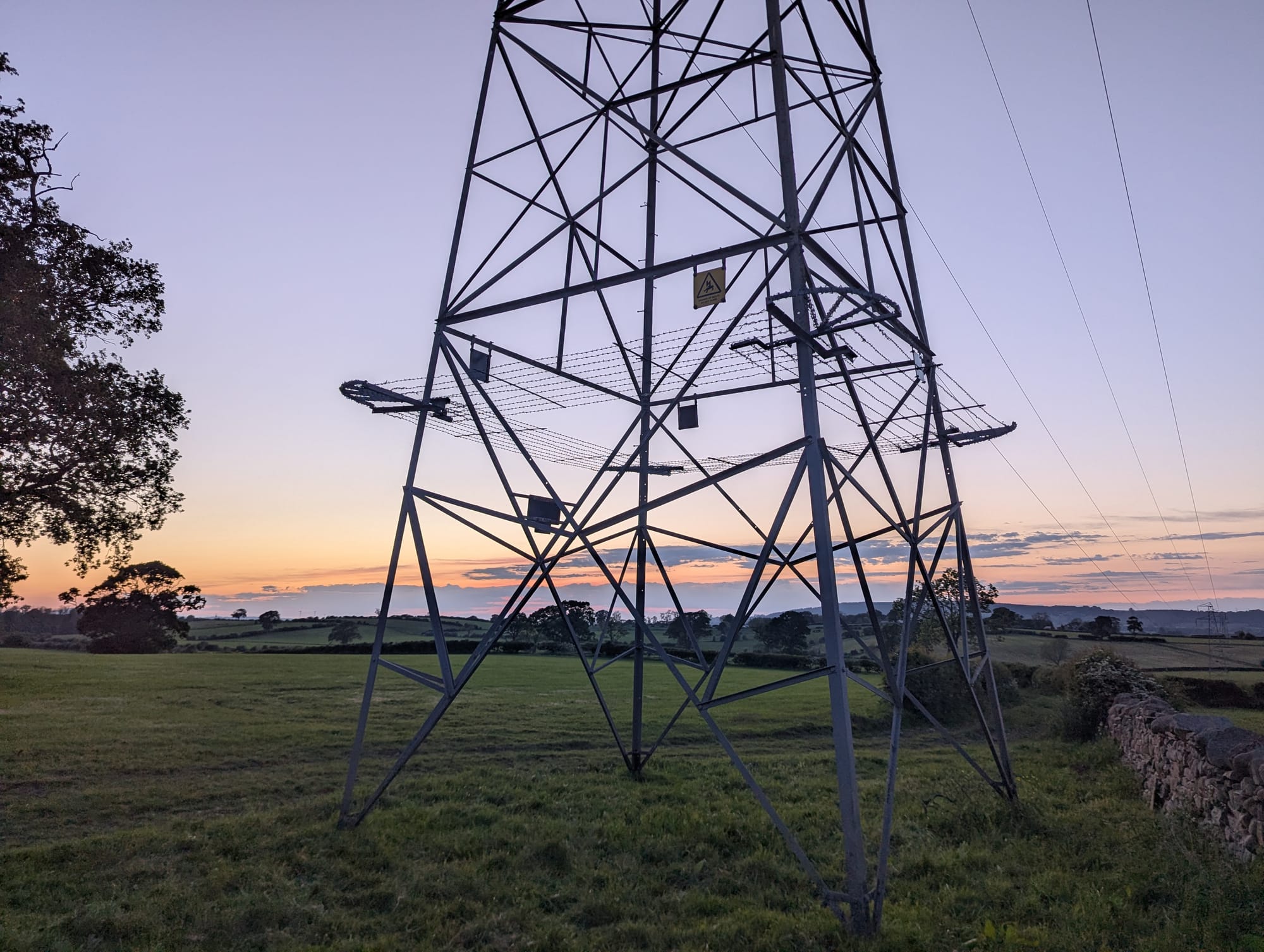 Roads as rivers, roads as wind