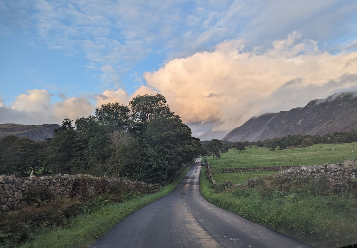 Roads as rivers, roads as wind